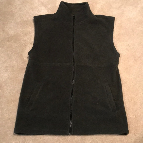 A dark first green vest - Picture 1 of 4